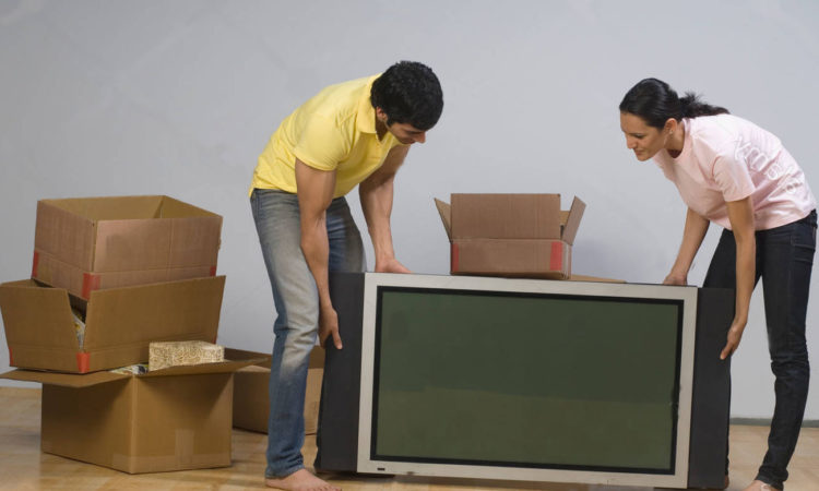 How to Pack Fragile Items While Moving